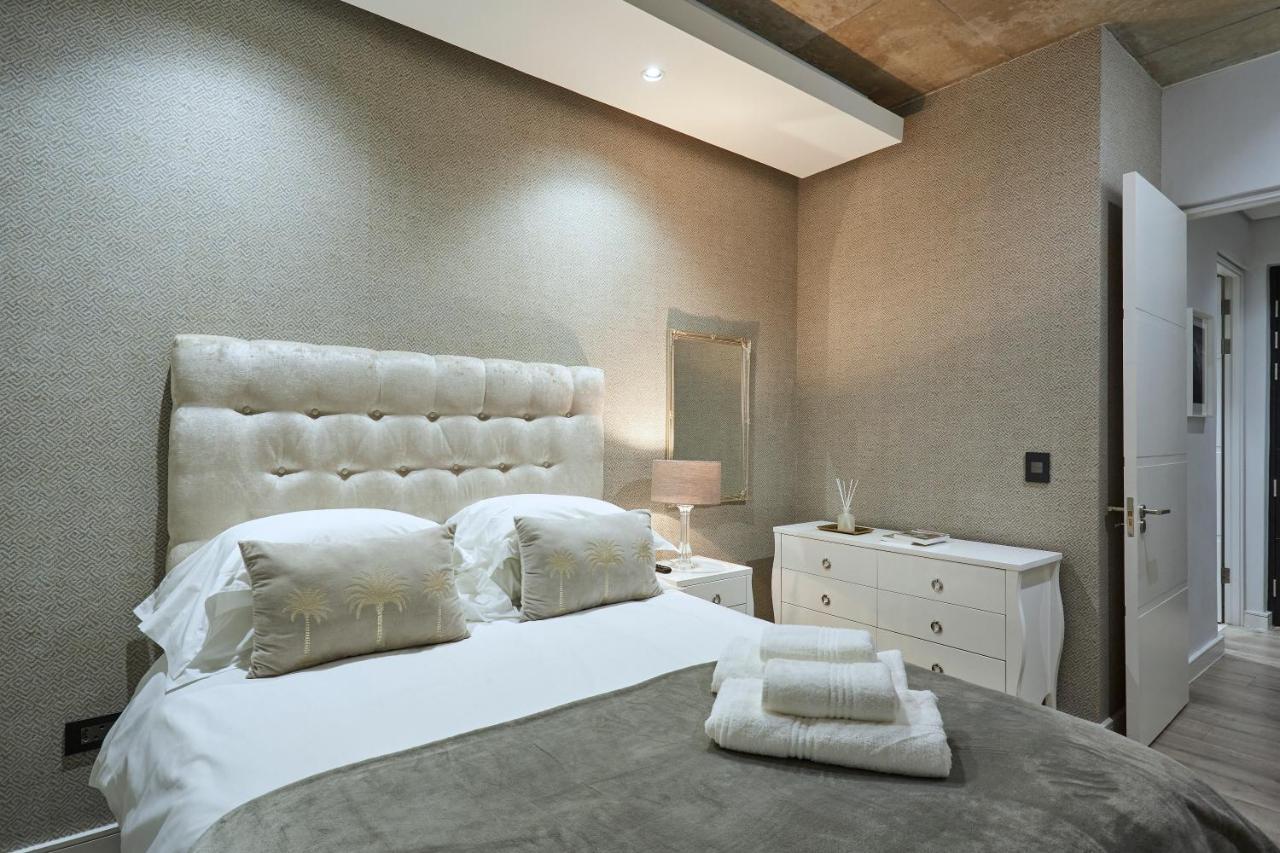 The Signature Luxury Apartment Fokváros Kültér fotó