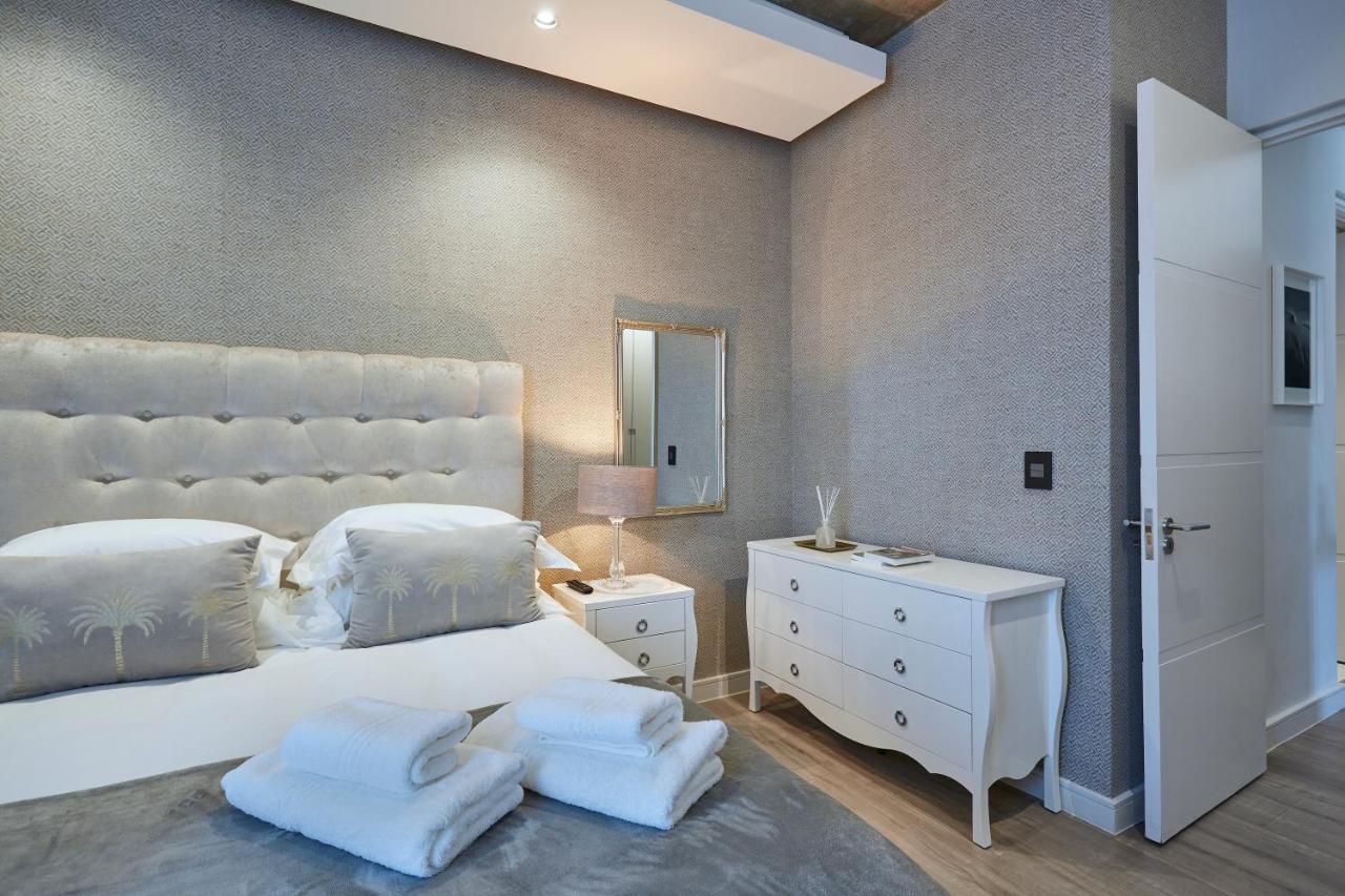 The Signature Luxury Apartment Fokváros Kültér fotó
